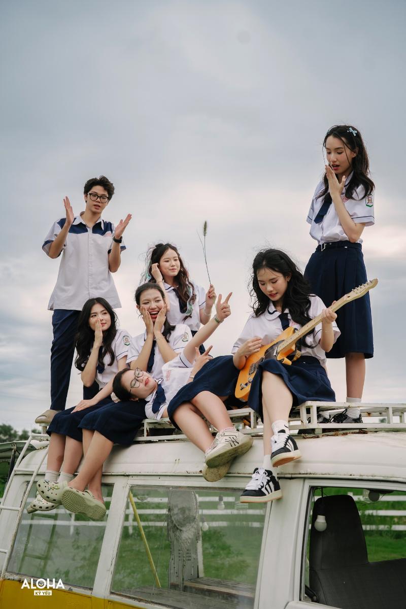 Chụp Kỷ Yếu Theo Nhóm Bạn Thân Với Trang Phục Đồng Bộ