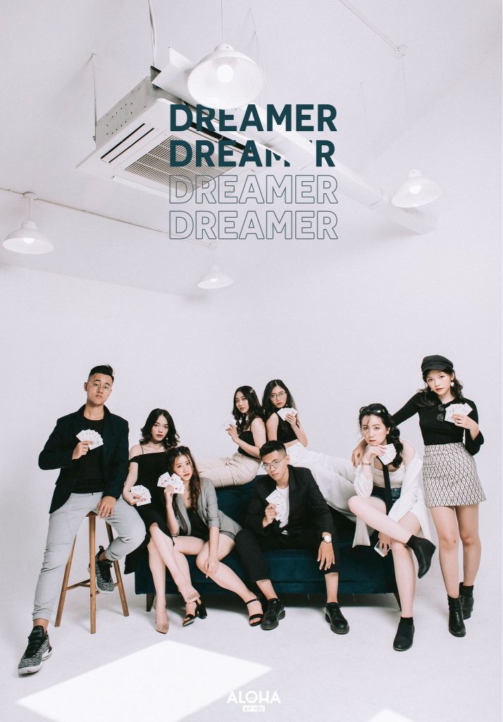 Trang Điểm, Làm Tóc Đồng Bộ Nhóm, Chuẩn Bị Đạo Cụ Sáng Tạo