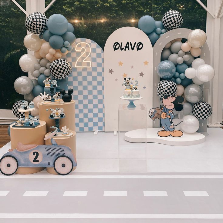 Background Chụp Ảnh Sinh Nhật Dành Cho Bé Trai ô tô