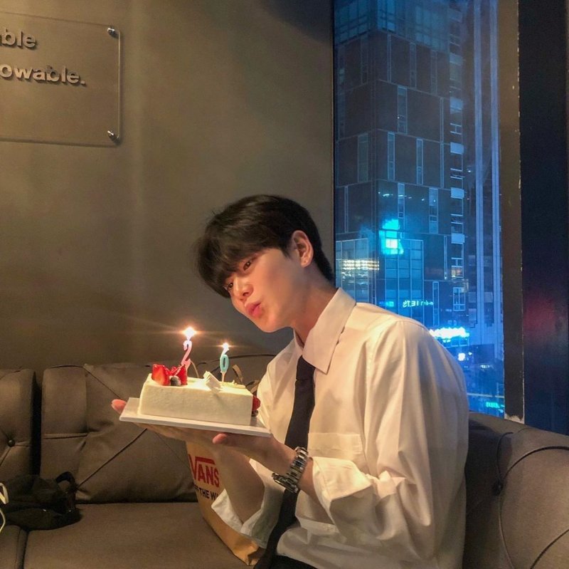 Bí quyết chọn hình ảnh sinh nhật cho nam giới phù hợp