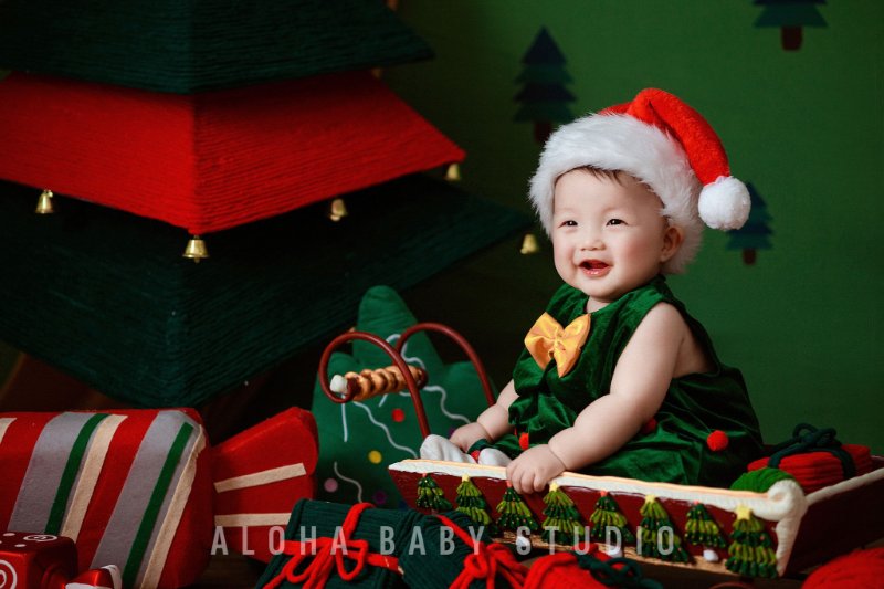Bí quyết chọn mua trang phục Noel đẹp cho bé