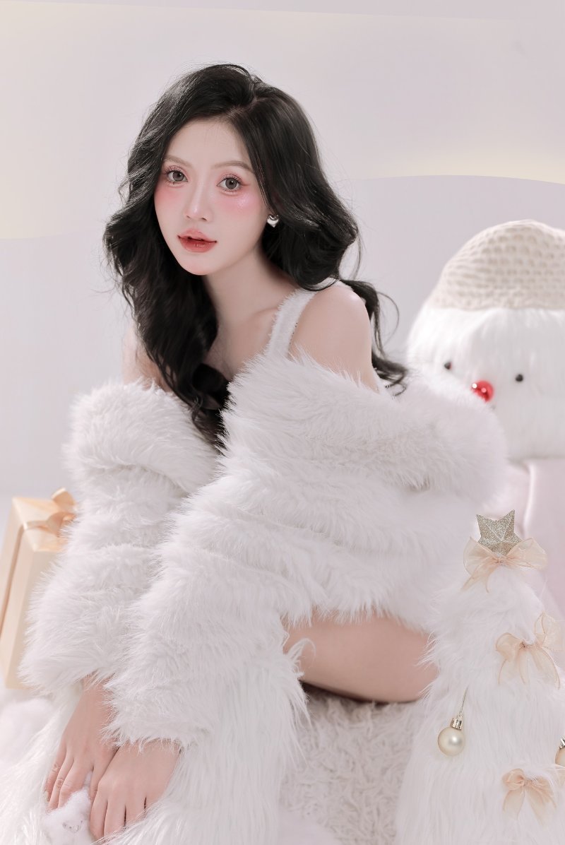 Cách tạo dáng chụp ảnh Noel phong cách nàng thơ