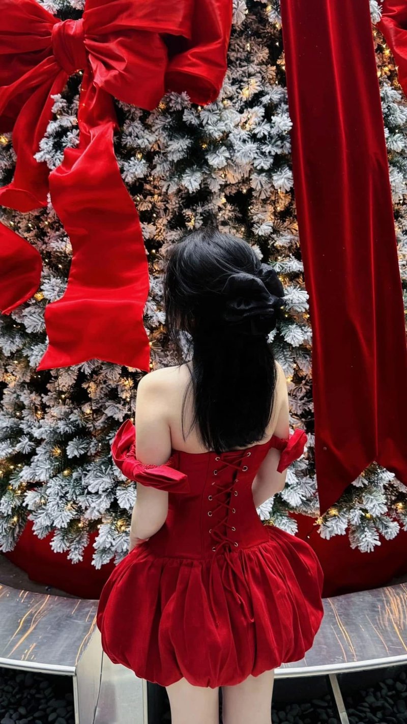 Cách tạo dáng chụp ảnh Noel từ phía sau