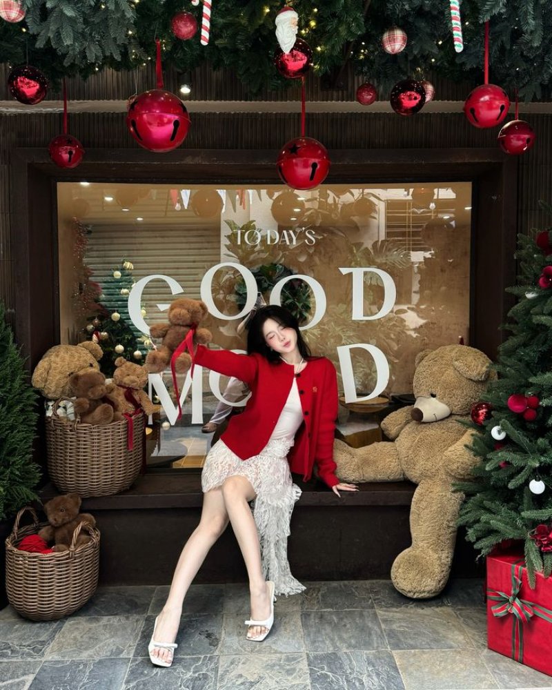 Chụp ảnh Noel trong quán cafe