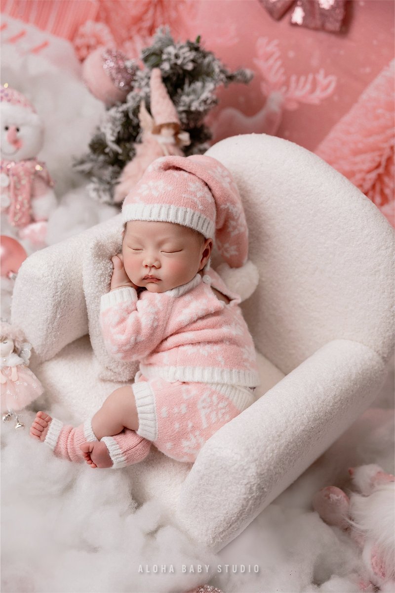 Chụp ảnh newborn concept Giáng sinh cho bé