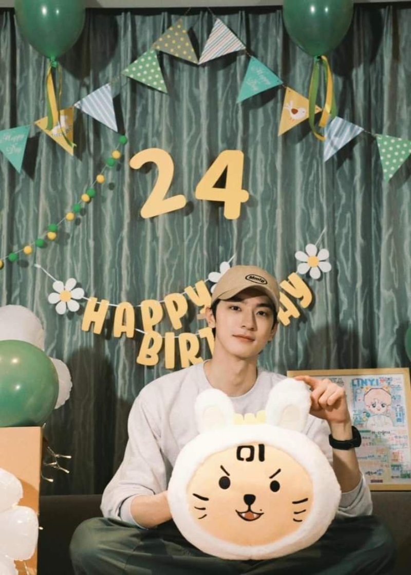 Hình ảnh sinh nhật dành cho nam nhiều màu sắc rực rỡ, vui tươi