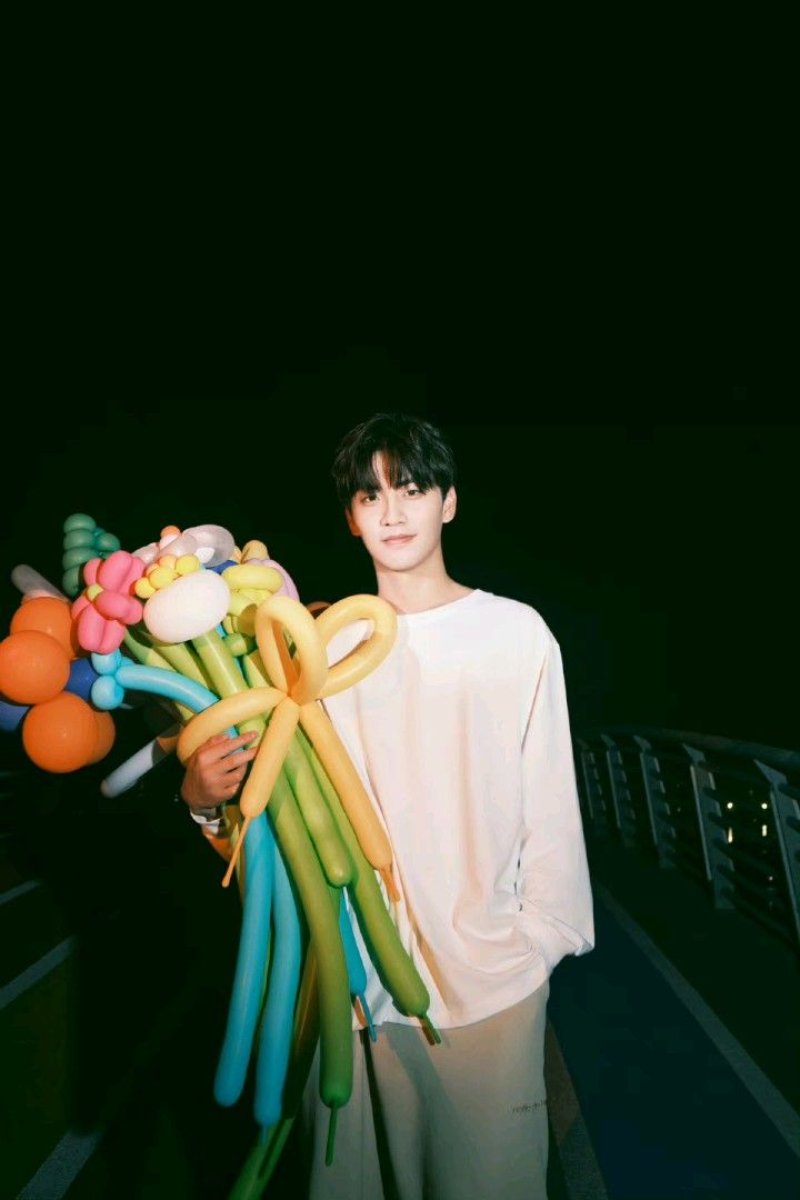 Hình ảnh sinh nhật đẹp cho nam phong cách tối giản, tinh tế