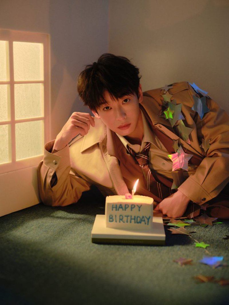 Hình sinh nhật đẹp cho nam phong cách tối giản, tinh tế