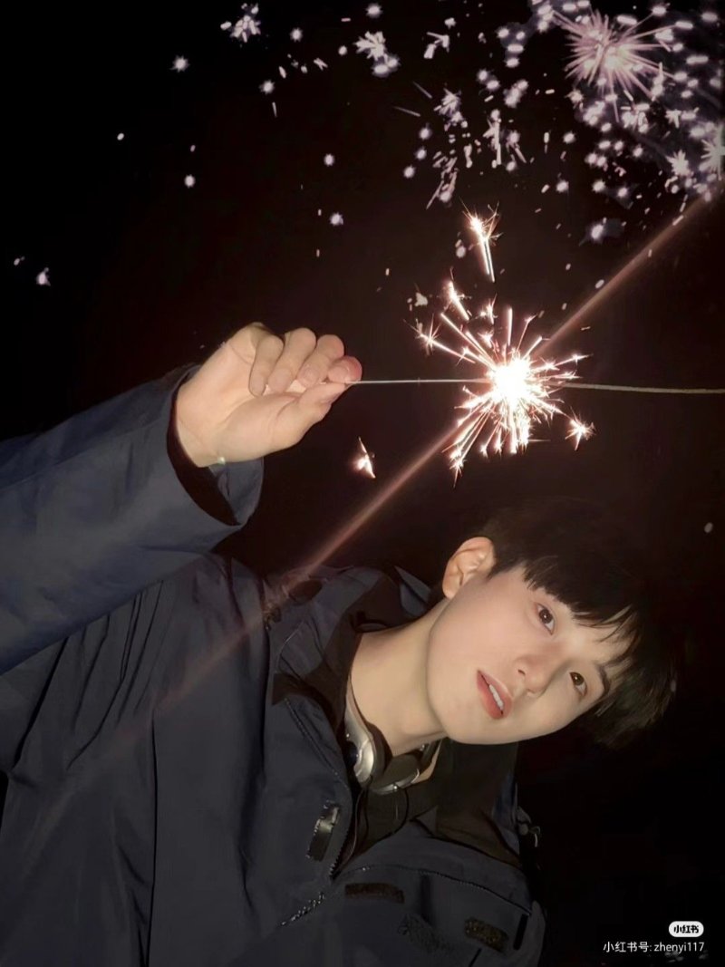 Hình sinh nhật đẹp cho nam với pháo hoa rực rỡ đẹp