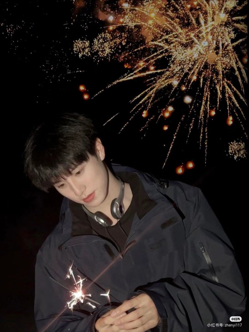 Hình sinh nhật đẹp cho nam với pháo hoa rực rỡ mê mẩn