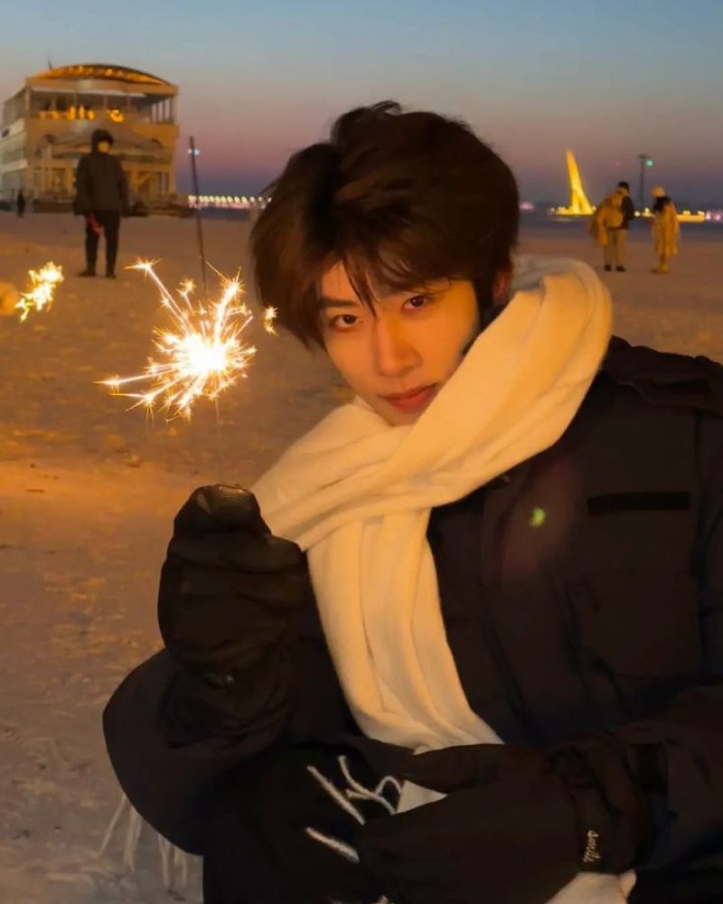 Hình sinh nhật đẹp cho nam với pháo hoa rực rỡ