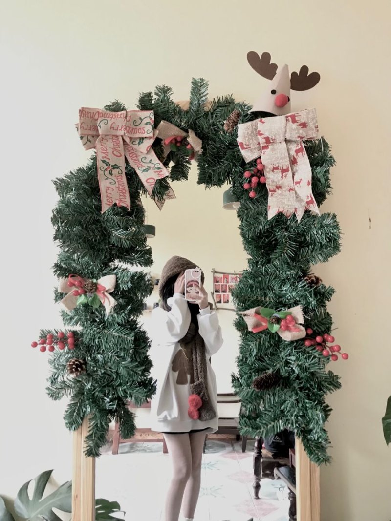 Hướng dẫn tạo dáng chụp ảnh Noel trước gương