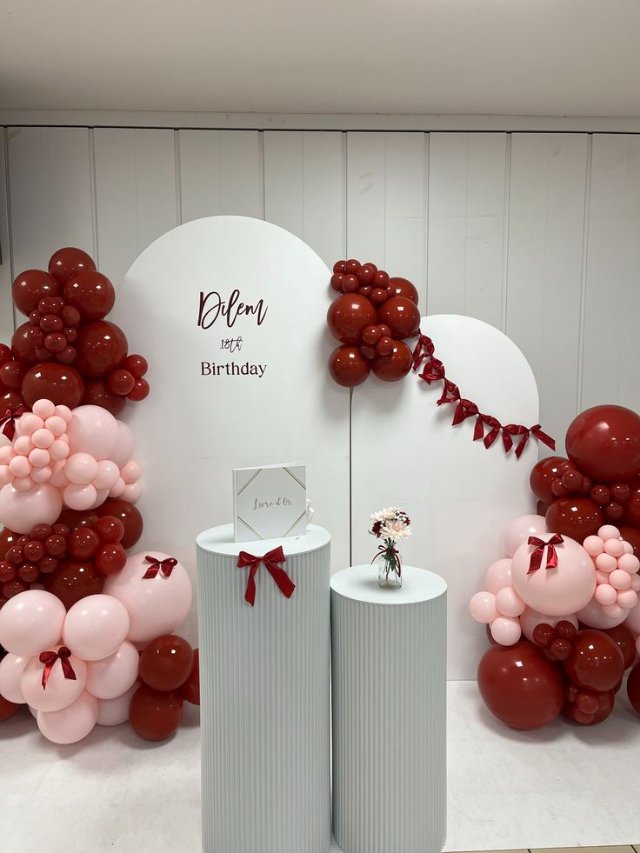 Lựa Chọn Background Theo Màu Đỏ Trắng