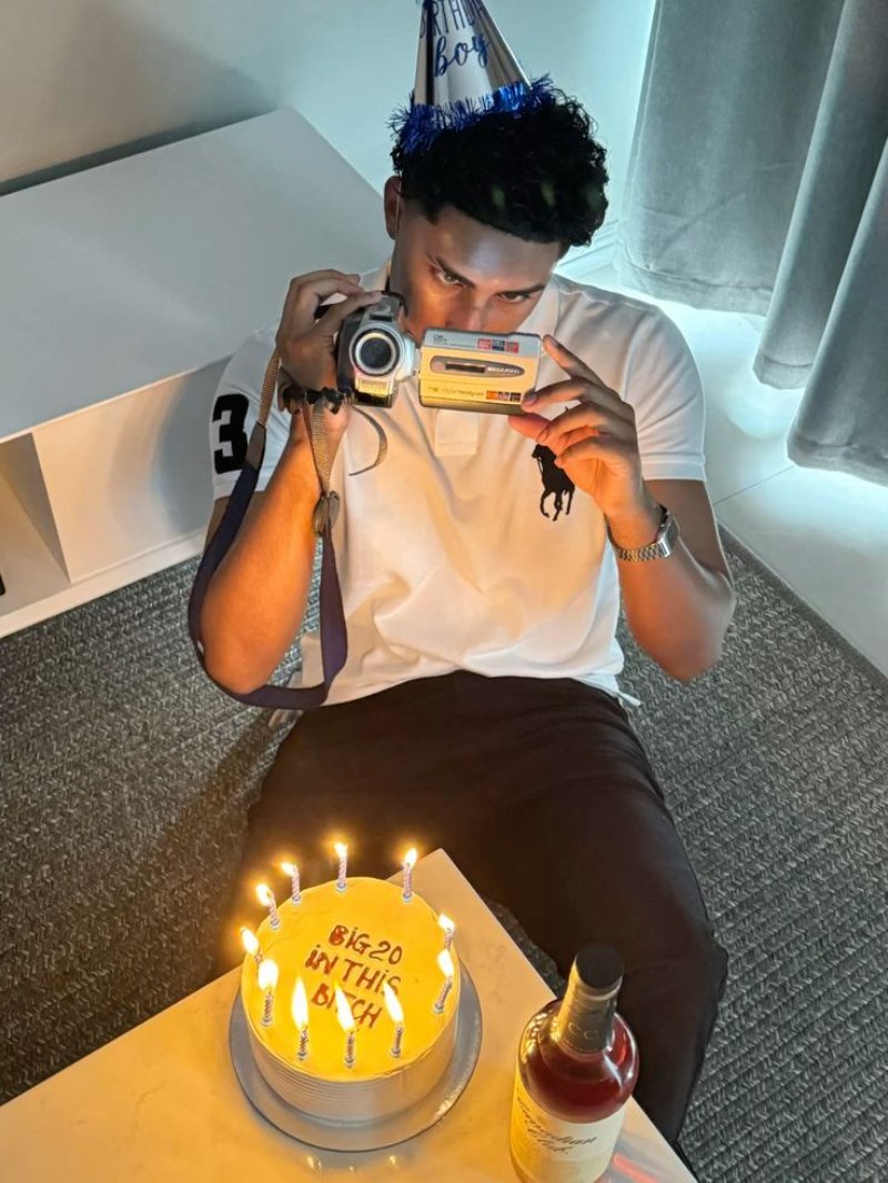 Tải hình ảnh sinh nhật đẹp cho nam miễn phí và đẹp nhất 2025