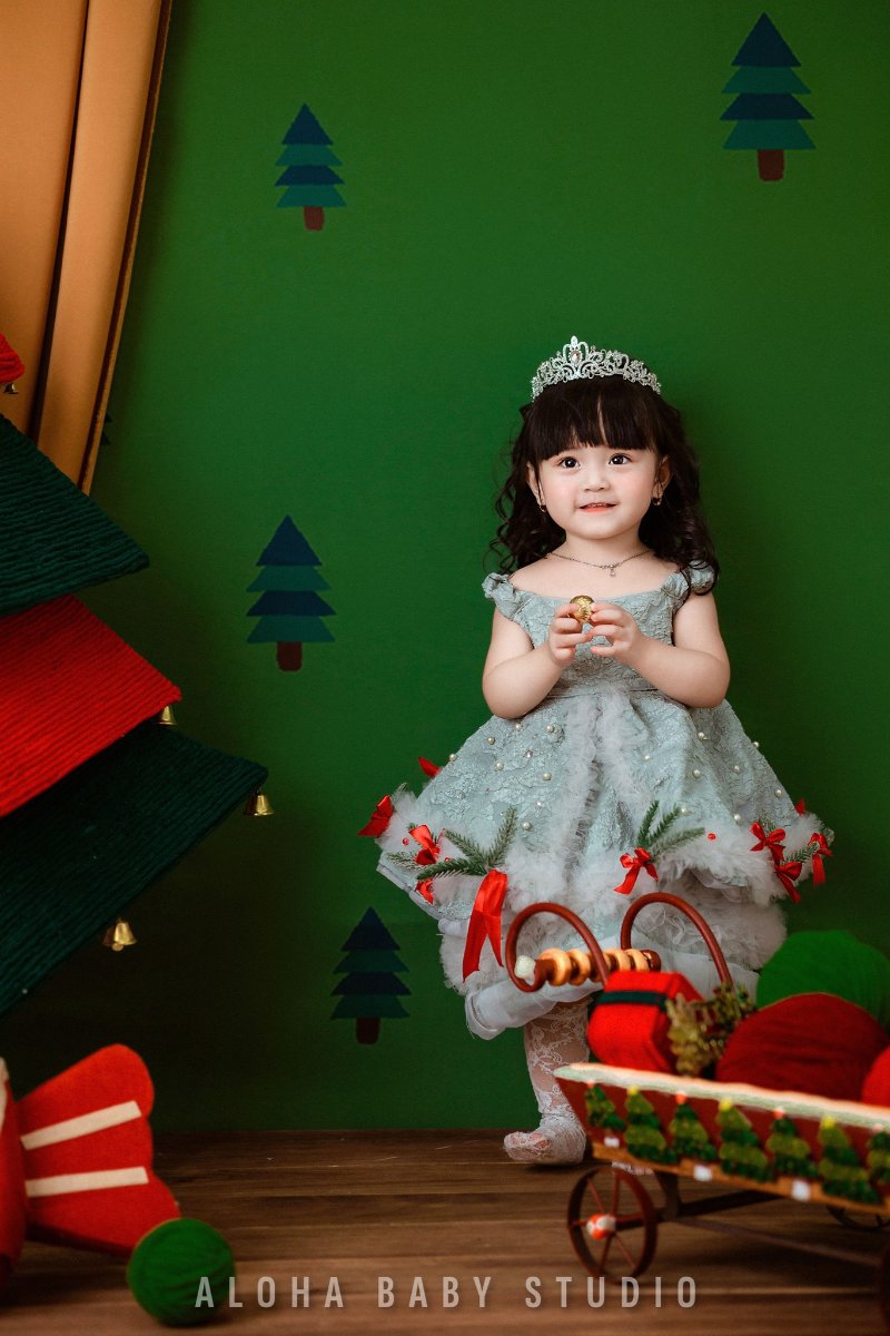 Váy giáng sinh cho bé gái