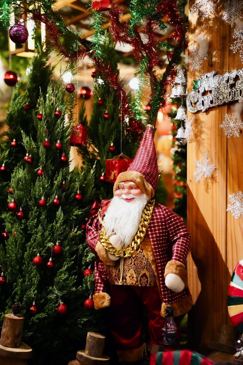 Cách trang trí cây thông noel cùng thần lùn giáng sinh