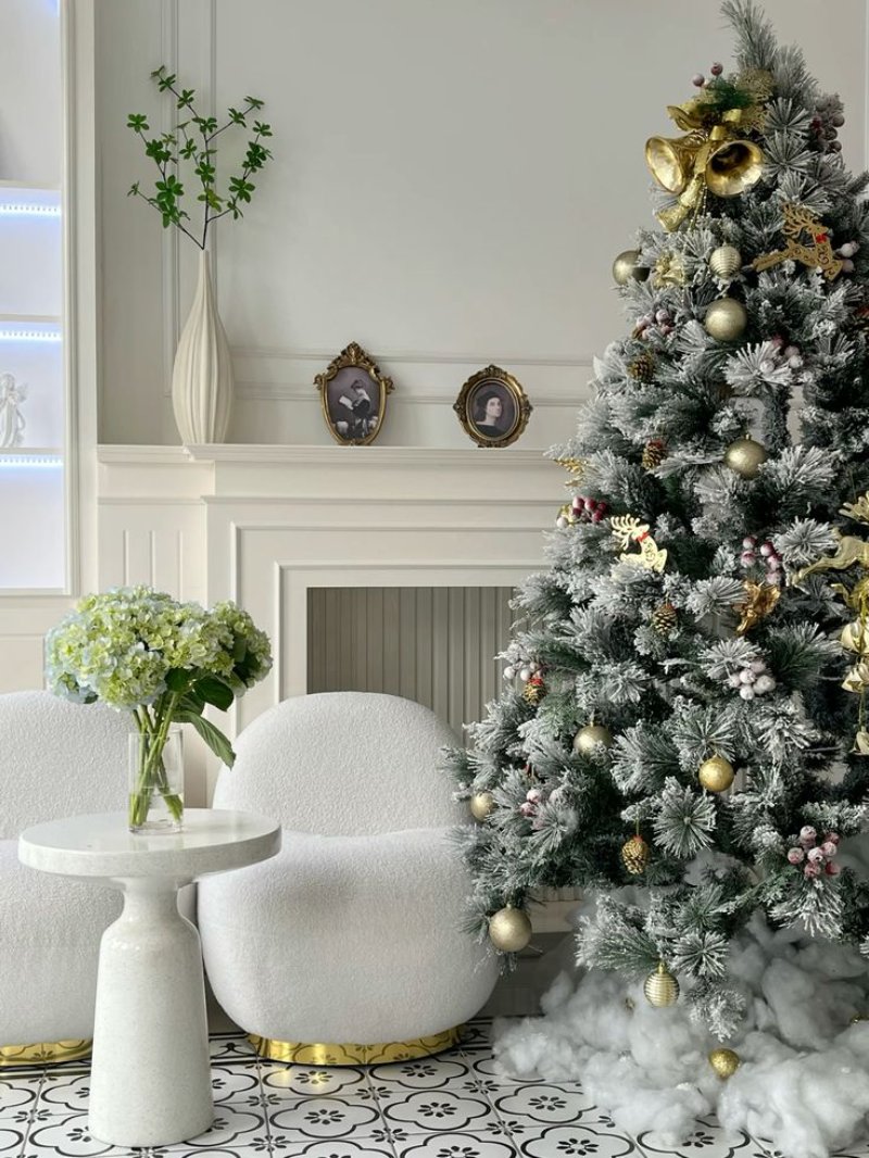 Cách trang trí gốc cây thông noel với bông gòn