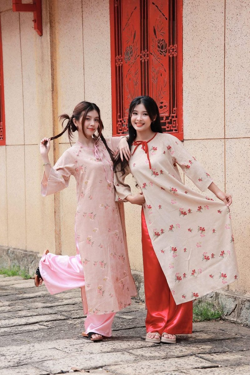 Chụp ảnh áo dài Tết tại phố cổ