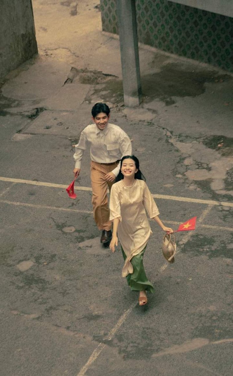 Concept chụp ảnh Tết cặp đôi retro thanh lịch