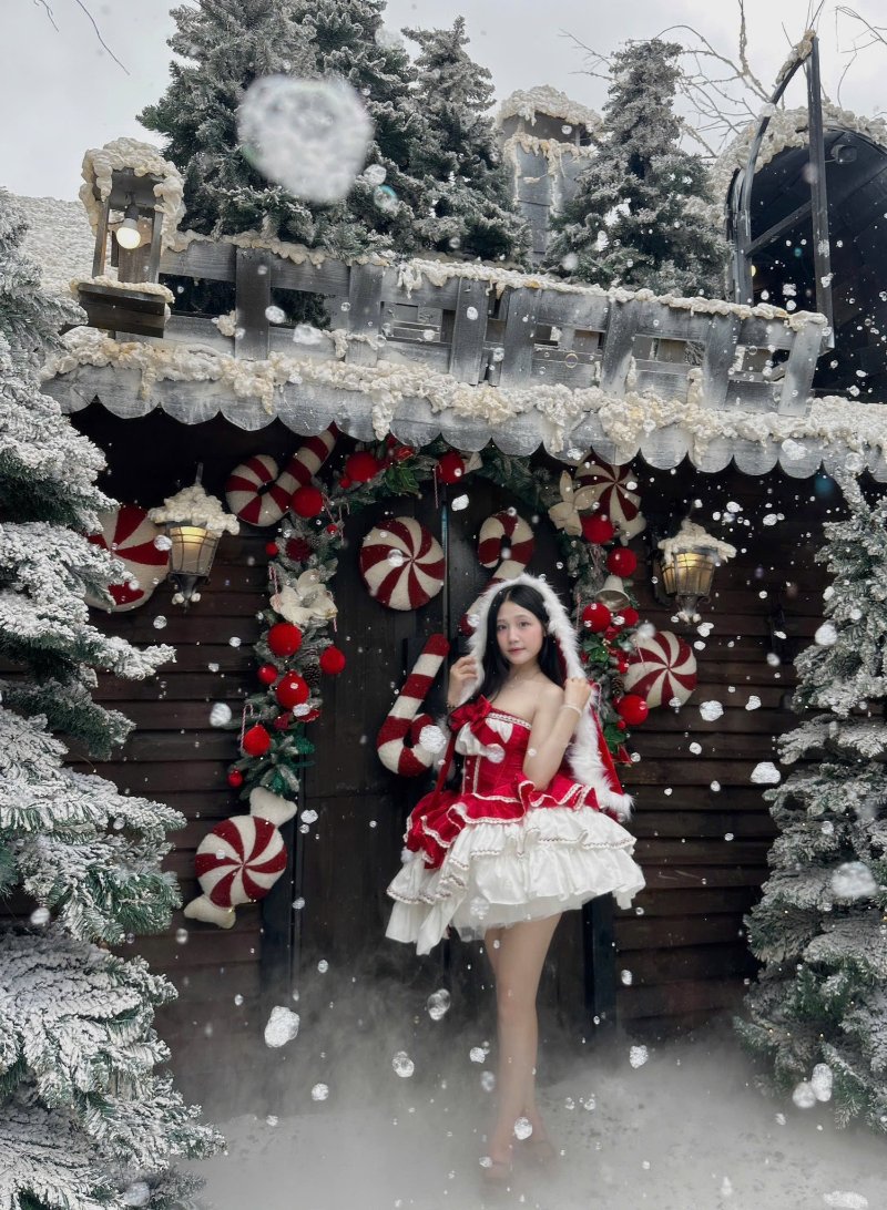 Hỉn Coffee - Quán cafe trang trí noel Quận 12