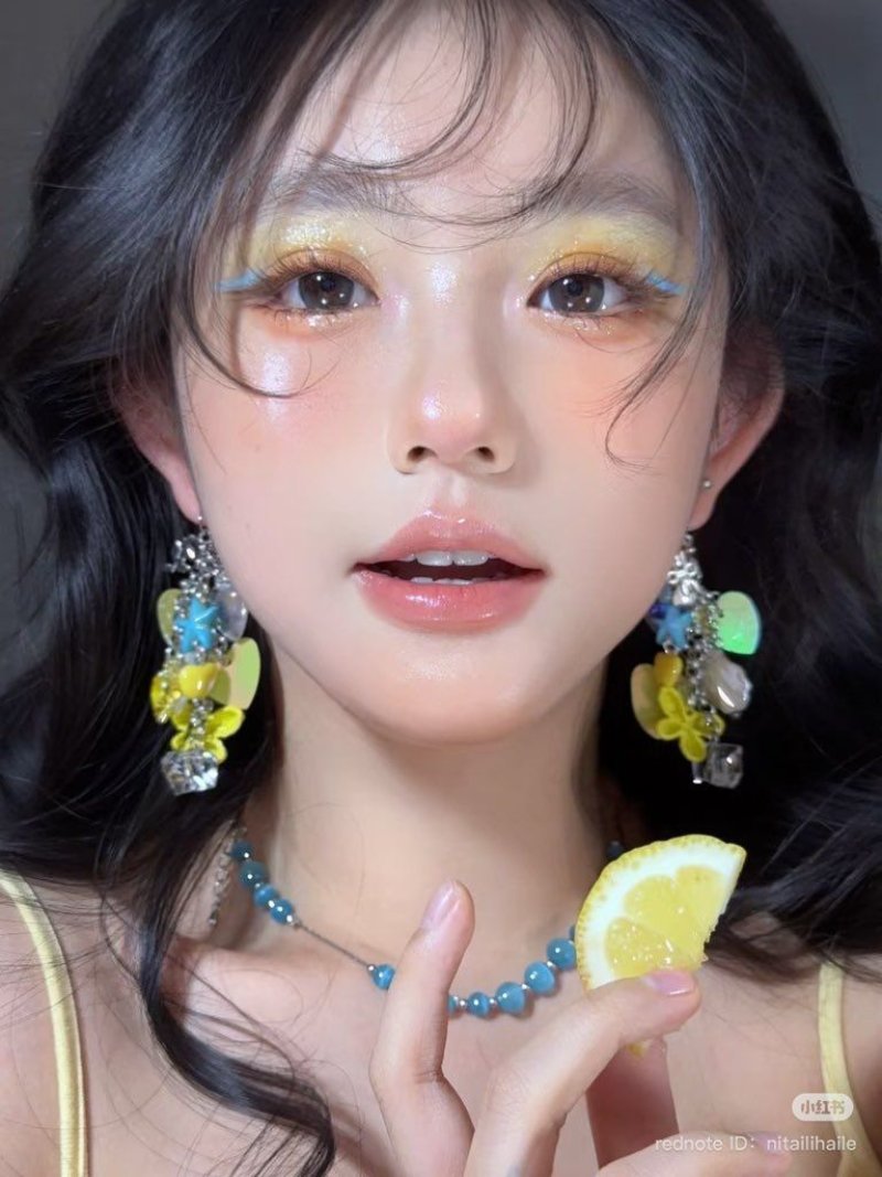 Make up Giáng sinh đơn giản tông vàng lấp lánh