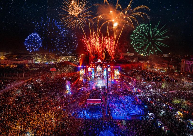 Phố đi bộ Nguyễn Huệ