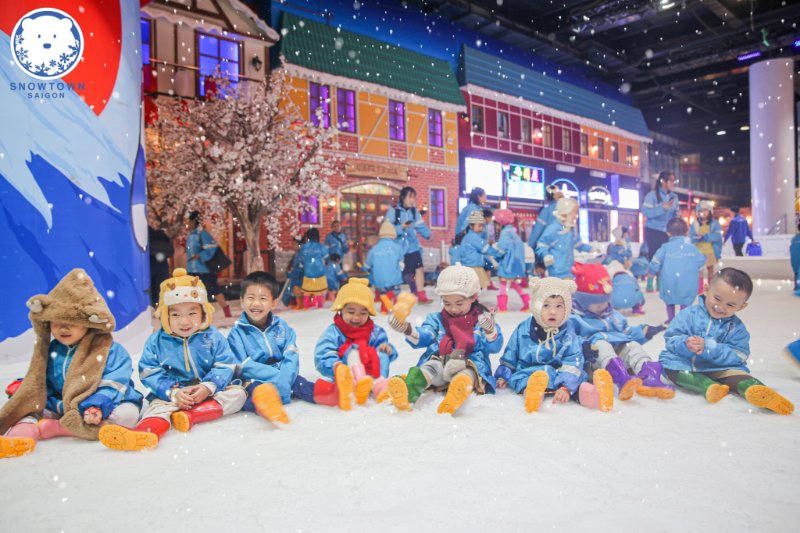 Snow Town Sài Gòn - Trải nghiệm tuyết trắng mùa Noel