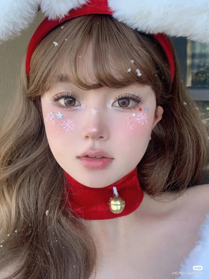 Trang điểm tàn nhang hình bông tuyết