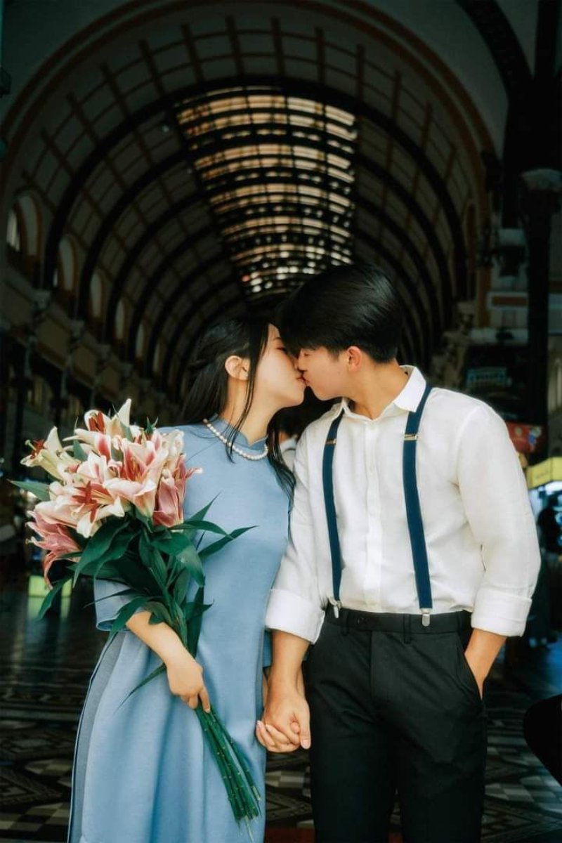 Các cách tạo dáng chụp ảnh couple Tết