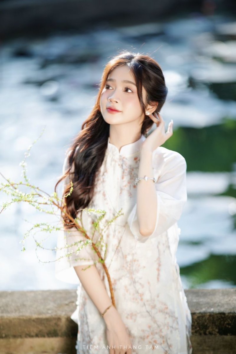 Chụp ảnh Tết đẹp cho phái nữ theo phong cách áo dài