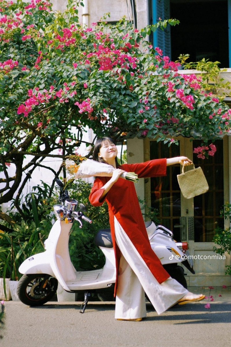 Chụp ảnh cùng với phương tiện giao thông hoặc trên phố đi bộ