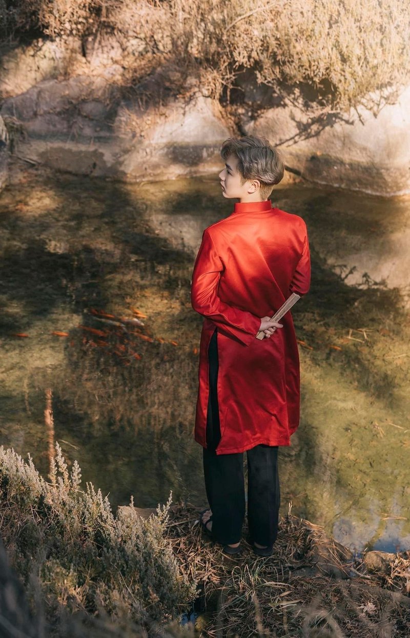 Chụp từ sau lưng