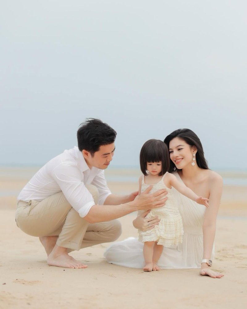 Concept chụp ảnh gia đình ở biển