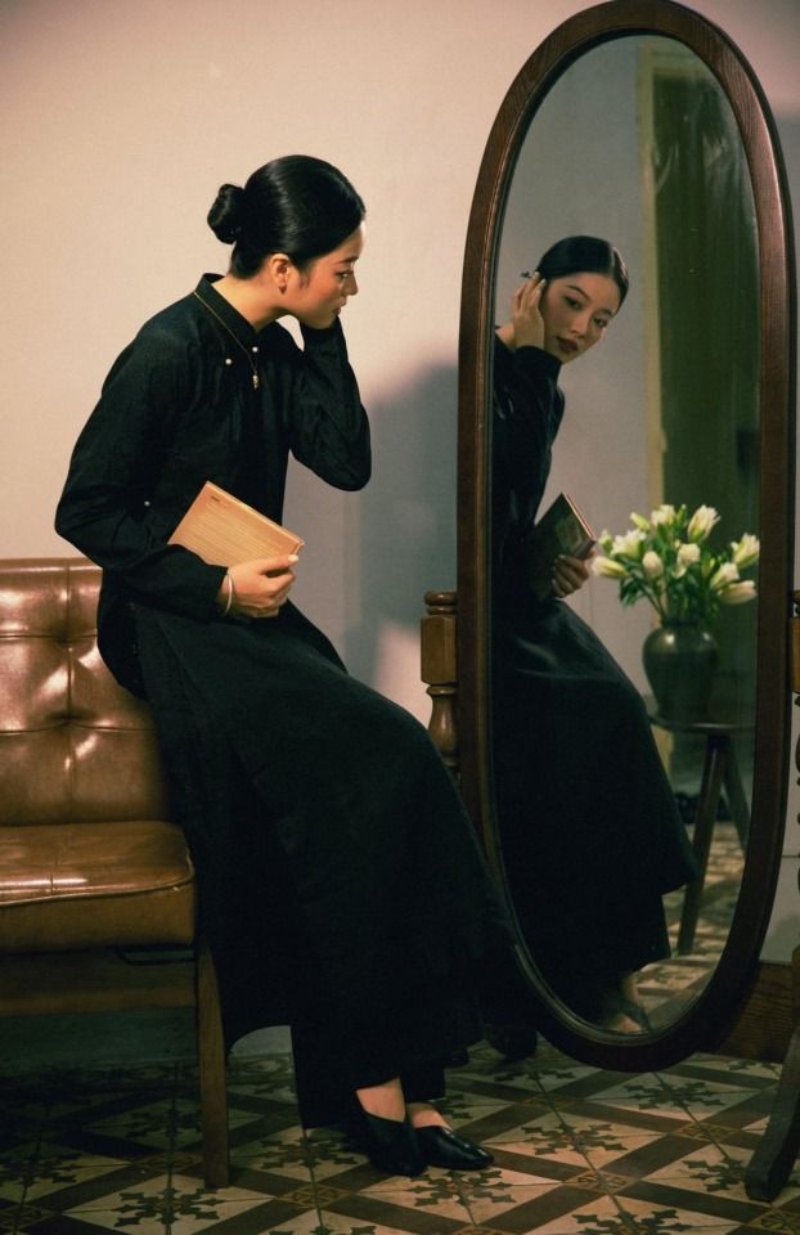 Không mặc trang phục đen - trắng