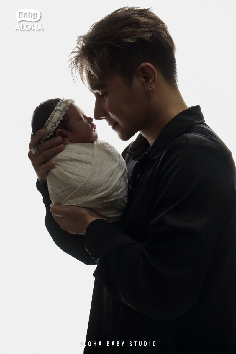 Không đưa trẻ ra ngoài khi trời tối hoặc giữa trưa