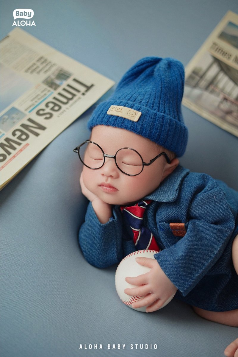 Treo tỏi đầu giường khi đón trẻ sơ sinh từ viện về