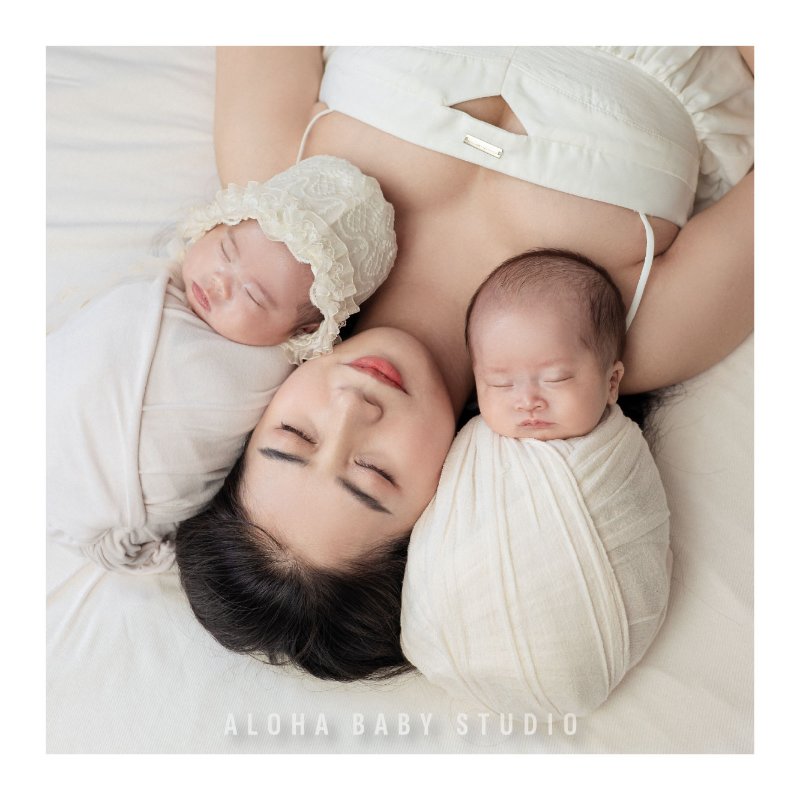 Tư thế quấn kén giúp bé ngủ sâu và an toàn