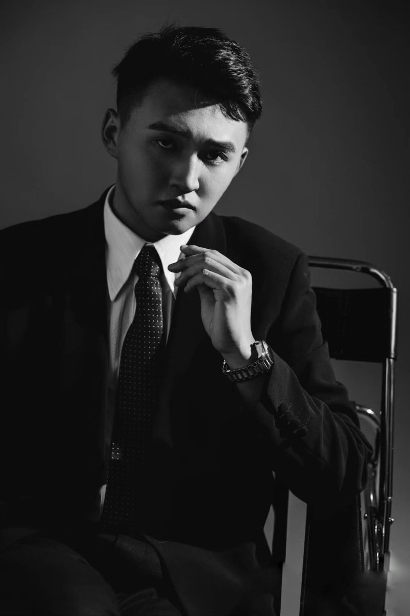 Cách tạo dáng chụp ảnh doanh nhân nam