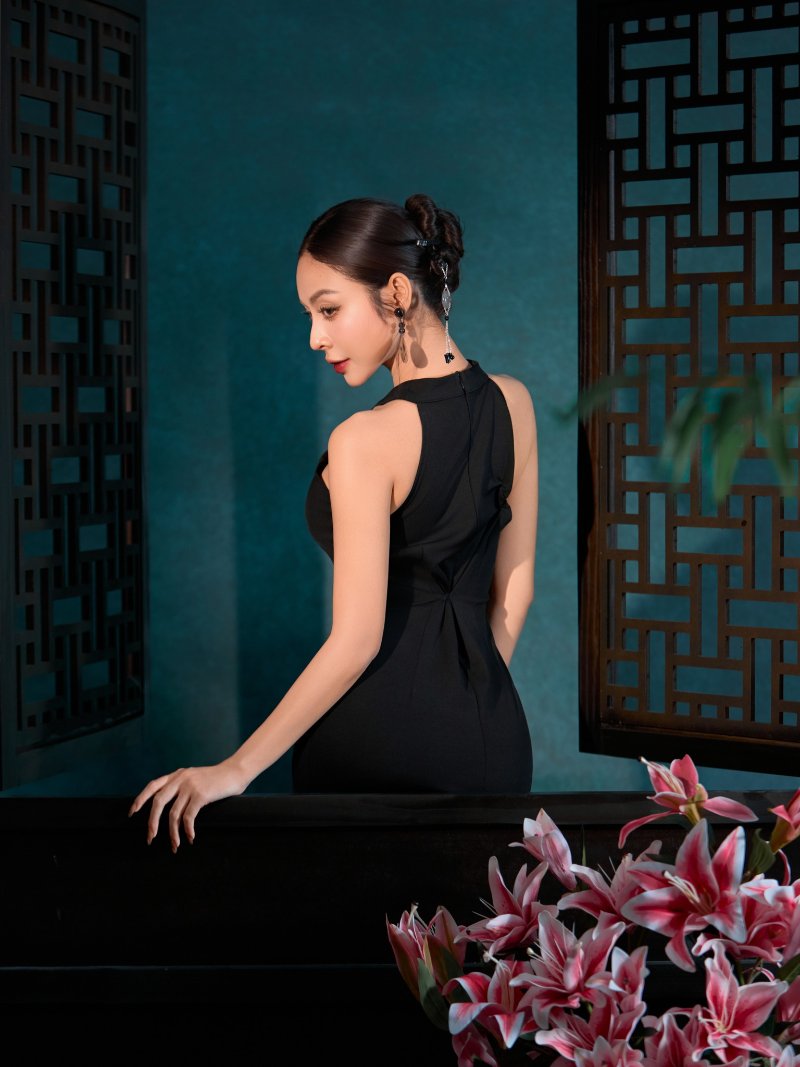 Cách tạo dáng doanh nhân nữ khi di chuyển