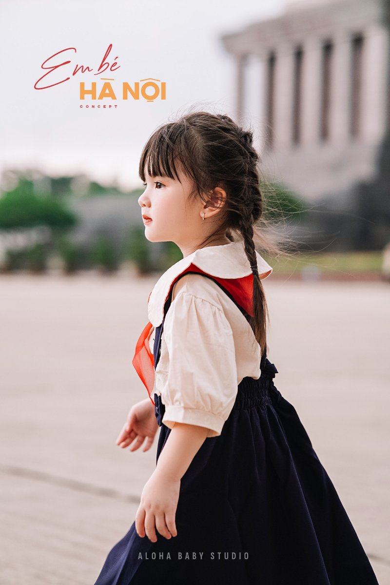 Cách tạo dáng khi chụp ảnh 30 4 cho bé