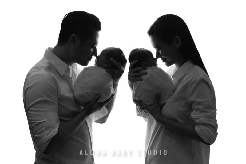 Concept chụp ảnh sơ sinh cùng gia đình