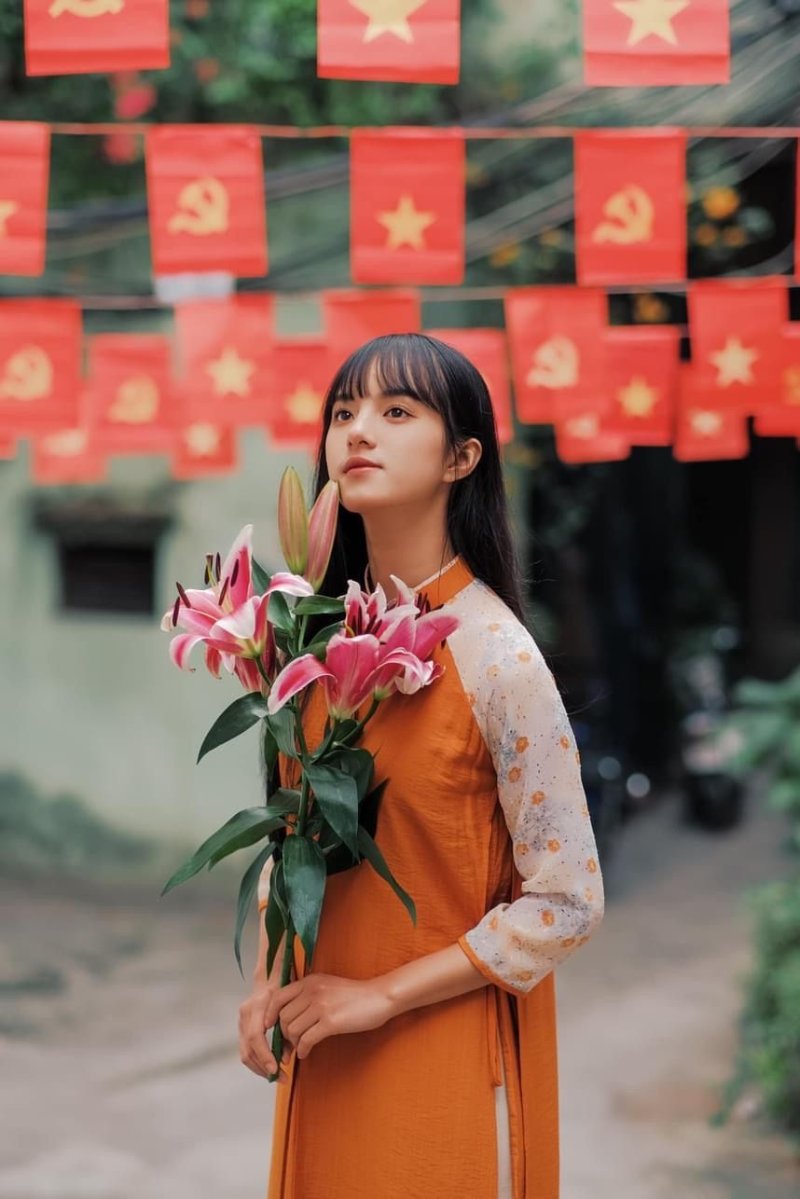 Concept nàng thơ giữa phố phường ngày lễ