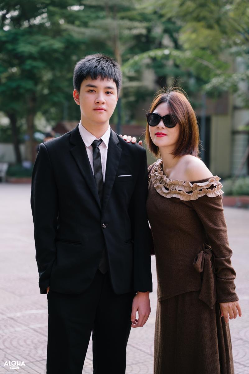 STT Chụp Ảnh Kỷ Yếu Cùng Con Trai