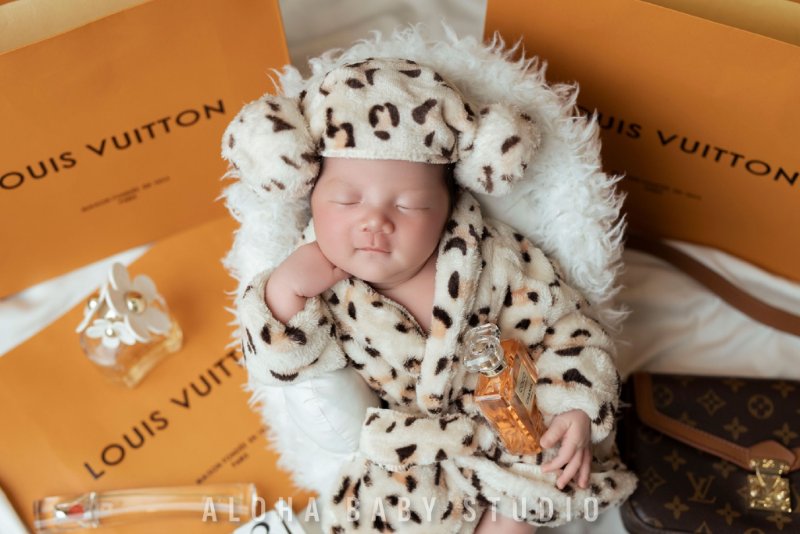 Dáng nằm nghiêng nhẹ nhàng, thư giãn