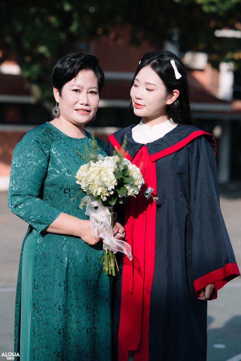 STT Chụp Ảnh Kỷ Yếu Cùng Con Gái Cấp 2