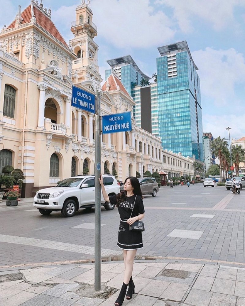 Phố đi bộ Nguyễn Huệ