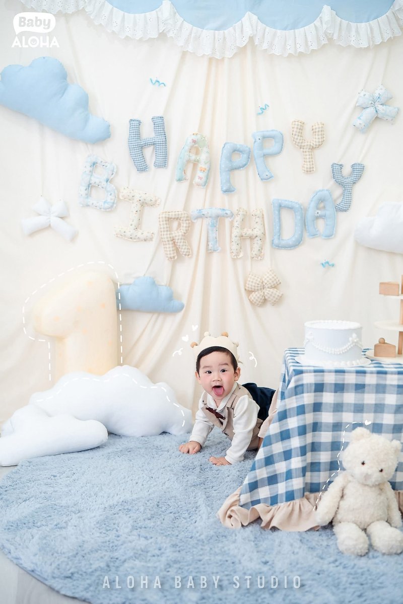 Lều vải, sách truyện và góc decor mini