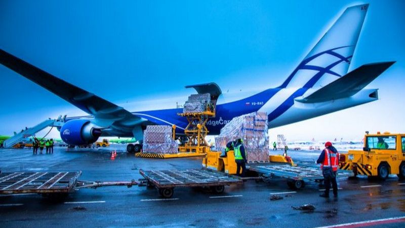 Nhận hàng và thủ tục hải quan nhập khẩu