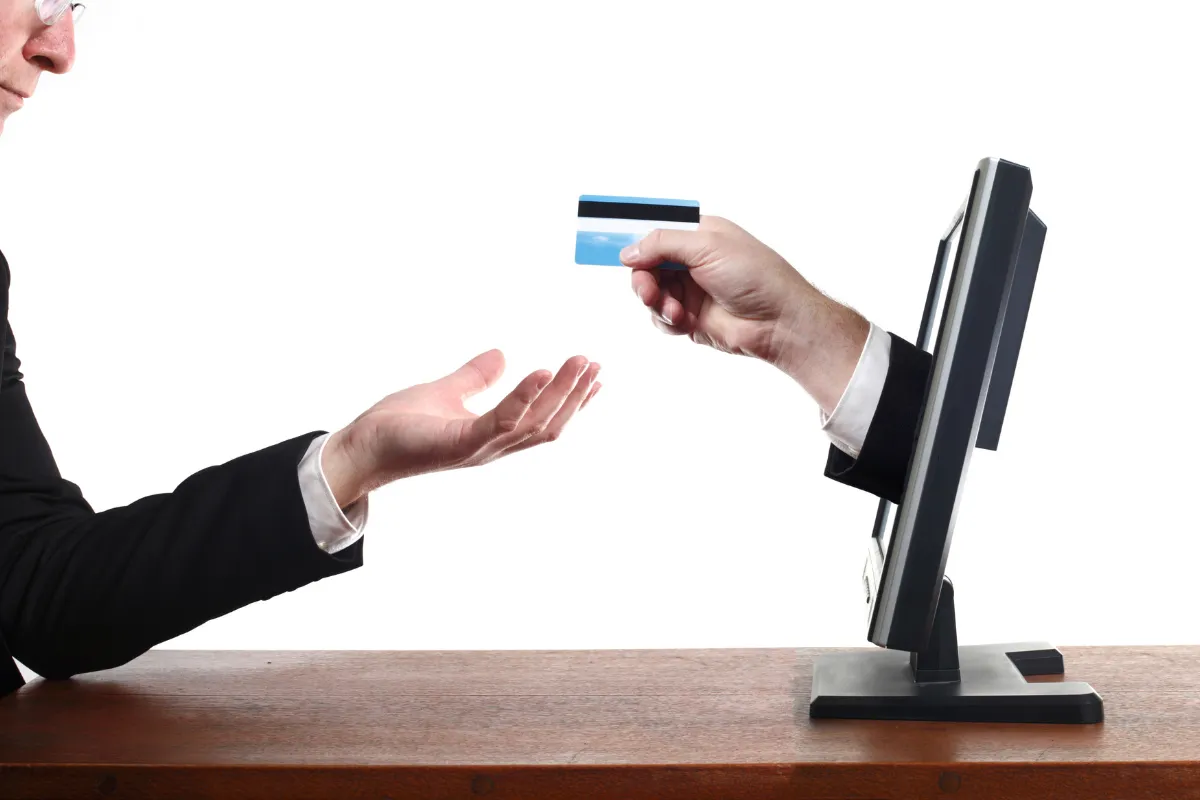 P2P Lending hoạt động không cần qua các tổ chức tài chính trung gian