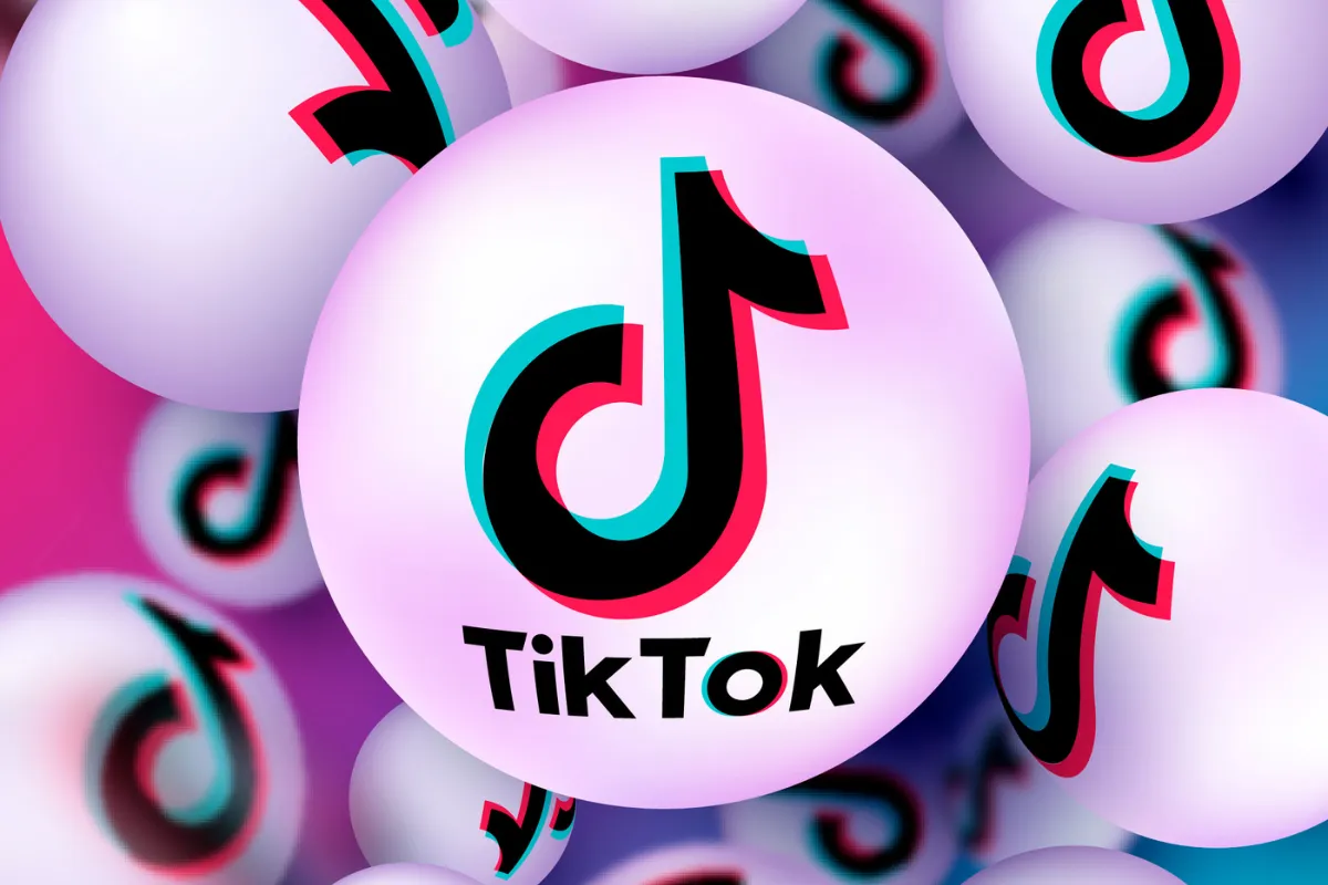 uảng cáo trên TikTok mang lại nhiều ưu điểm và cơ hội cho doanh nghiệp muốn tận dụng sức hút của nền tảng này.